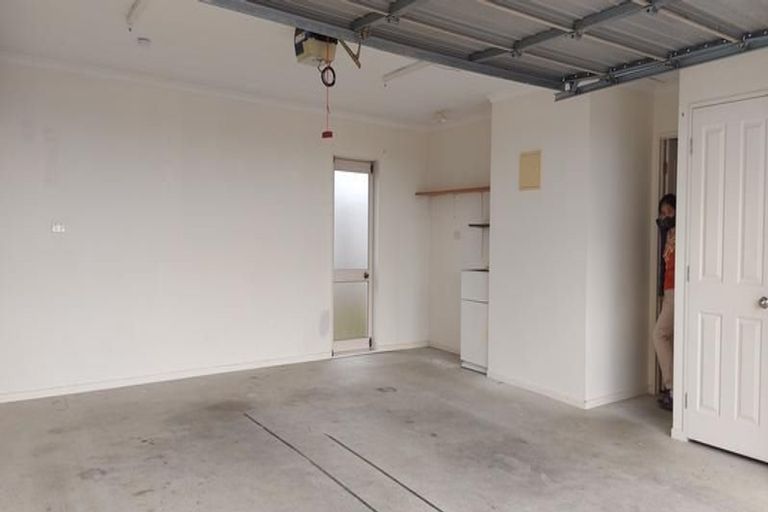 Photo of property in 2 Northridge Terrace, Massey, Auckland, 0614