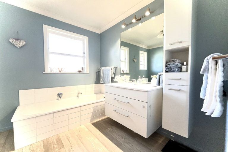 Photo of property in 21 Queen Street, Feilding, 4702