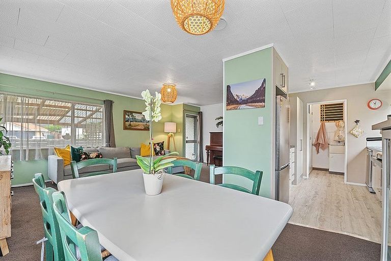 Photo of property in 9 Bronte Place, Owhata, Rotorua, 3010