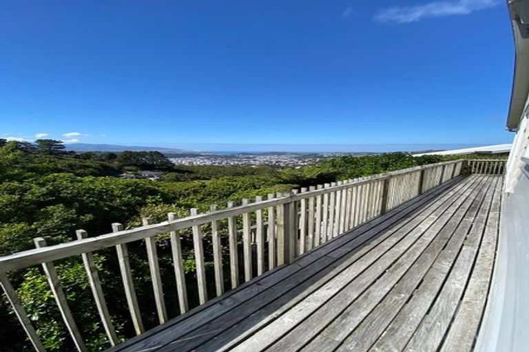 Photo of property in 1 Flint Way, Northland, Wellington, 6012