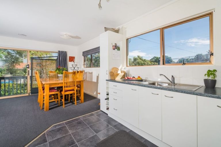 Photo of property in 1/43 Seaton Road, Murrays Bay, Auckland, 0630