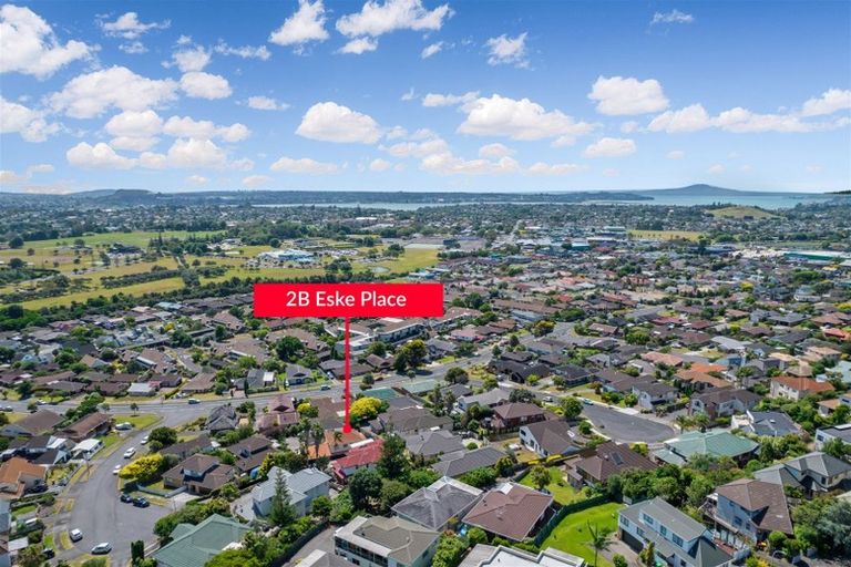 Photo of property in 2/2 Eske Place, Highland Park, Auckland, 2010