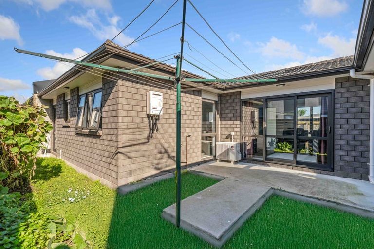 Photo of property in 8a Martin Road, Manurewa, Auckland, 2102
