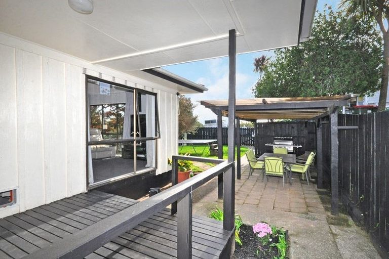 Photo of property in 4 Wesleydale Place, Papakura, 2110