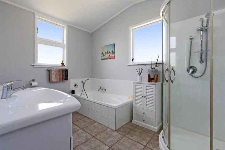 Photo of property in 206 Lascelles Street, Saint Leonards, Hastings, 4120