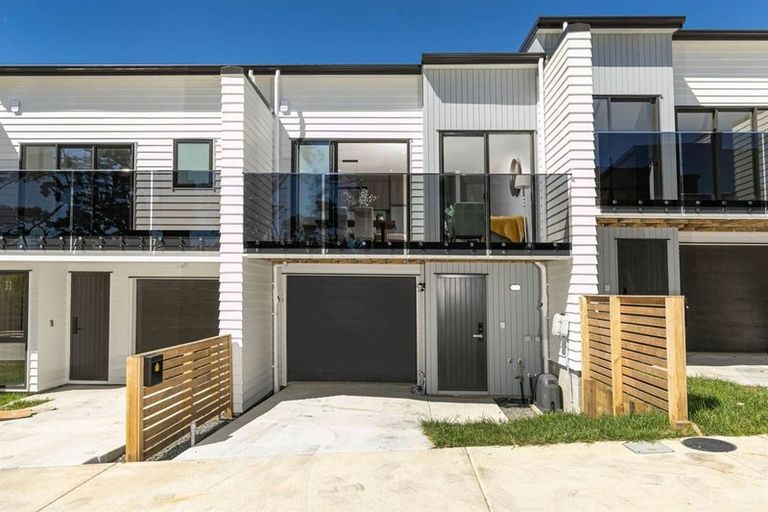 Photo of property in 19 Korokio Lane, Henderson, Auckland, 0612