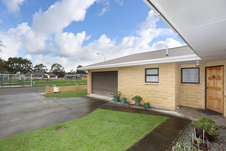 Photo of property in 28 Parnell Heights Drive, Kelvin Grove, Palmerston North, 4414