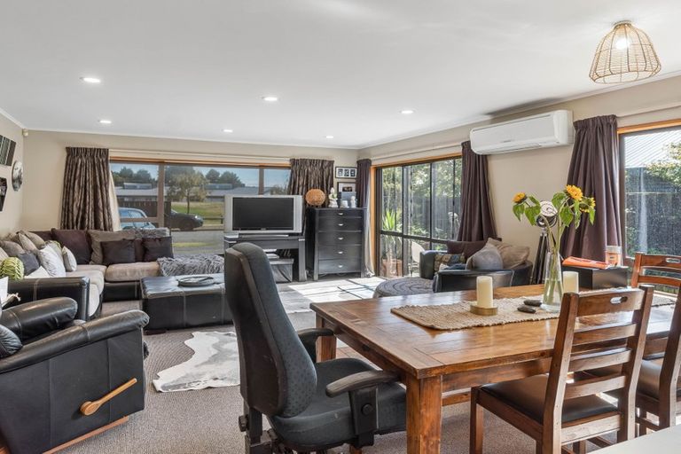Photo of property in 6 Pinaster Place, Parklands, Christchurch, 8083