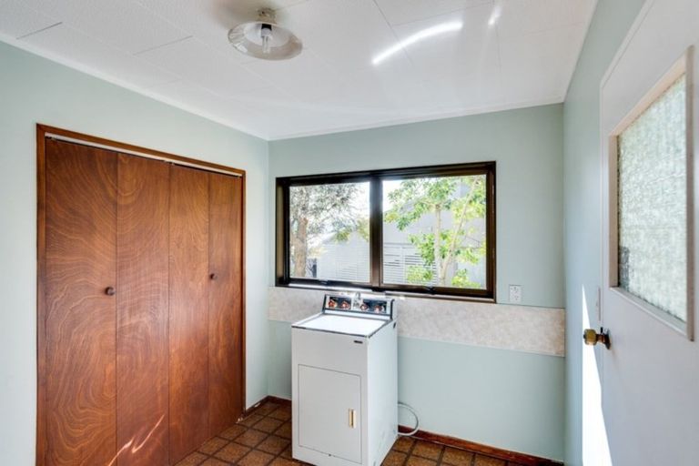 Photo of property in 27 Burns Road, Hospital Hill, Napier, 4110