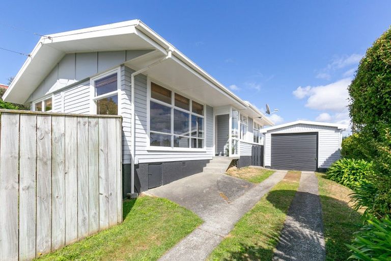Photo of property in 80 Beazley Avenue, Paparangi, Wellington, 6037