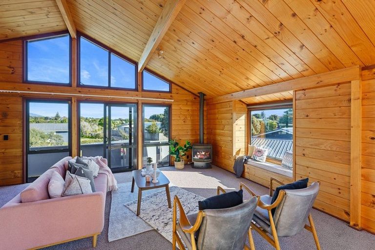 Photo of property in 63 Ngapaki Street, Waikanae Beach, Waikanae, 5036