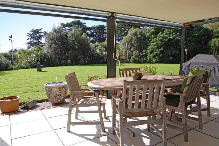 Photo of property in 210a Pukenui Road, Kaiwaka, 0573