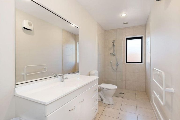 Photo of property in 73 Waitikiri Drive, Parklands, Christchurch, 8083