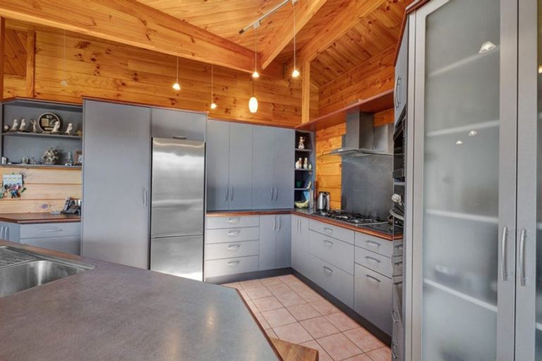 Photo of property in 125 Wairau Road, Oakura, 4314