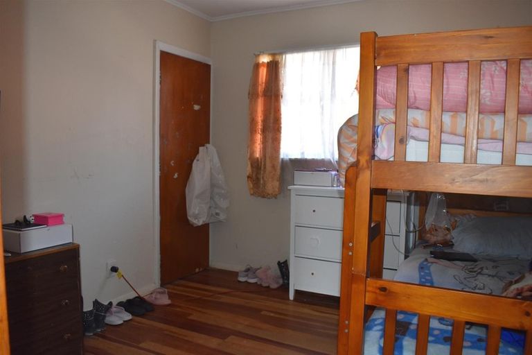 Photo of property in 84 Roberts Road, Te Atatu South, Auckland, 0610