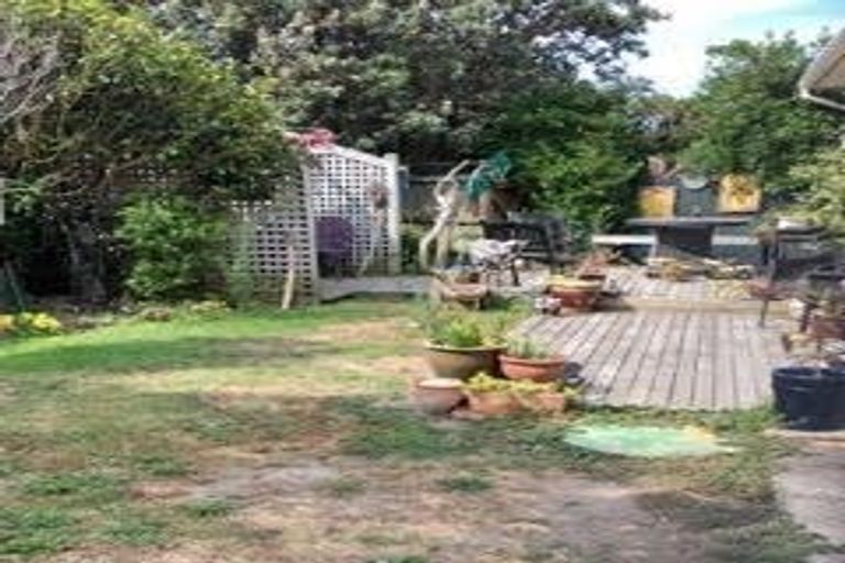 Photo of property in 27 Malta Crescent, South New Brighton, Christchurch, 8062