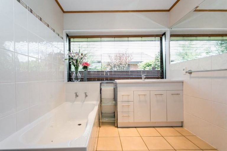 Photo of property in 65 Auckland Road, Greenmeadows, Napier, 4112