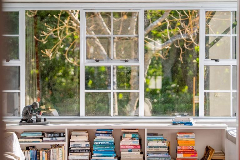 Photo of property in 28 Karu Crescent, Waikanae, 5036