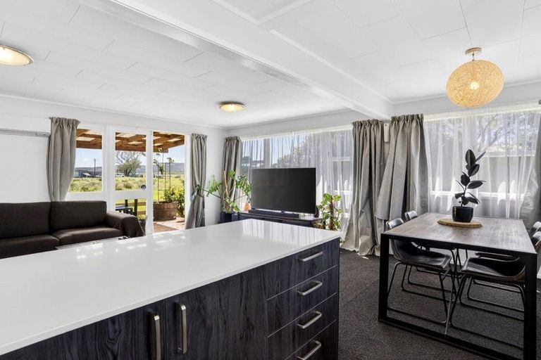 Photo of property in 55a Springs Road, Parakai, 0830