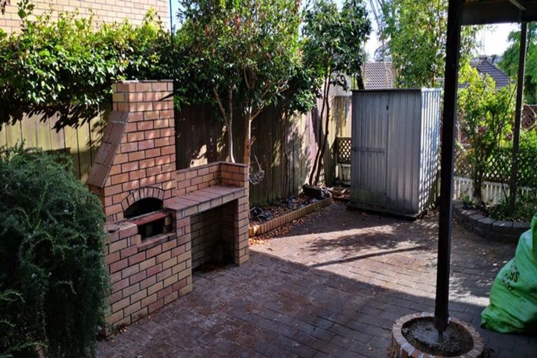 Photo of property in 34a Mark Edward Drive, Half Moon Bay, Auckland, 2012