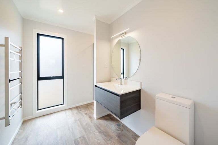 Photo of property in 10 Raeble Walkington Lane, Wallaceville, Upper Hutt, 5018