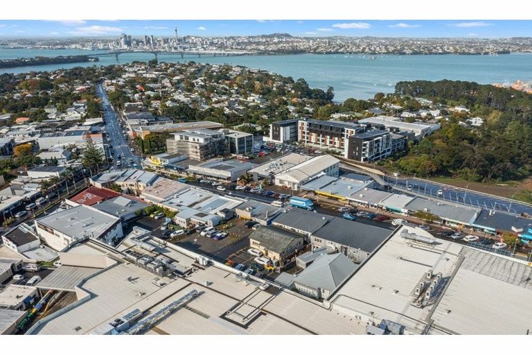 Photo of property in 9/27 Mokoia Road, Birkenhead, Auckland, 0626