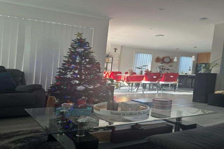 Photo of property in 49 Clayden Shuttleworth Street, Papakura, 2110