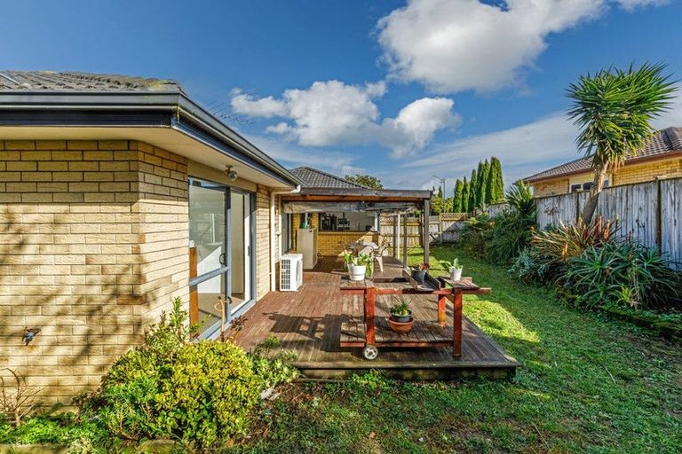 Photo of property in 20 Villino Place, Randwick Park, Auckland, 2105