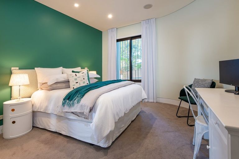 Photo of property in 2/214a Lake Road, Hauraki, Auckland, 0622