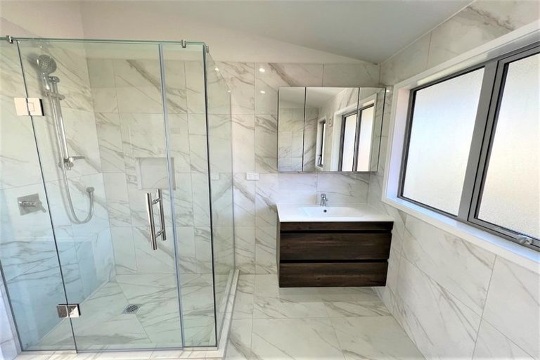 Photo of property in 79 Gossamer Drive, Pakuranga Heights, Auckland, 2010