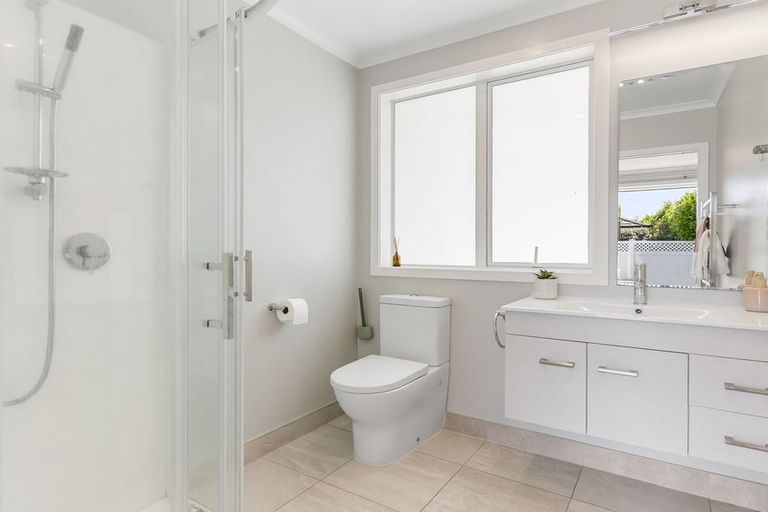 Photo of property in 13 Dida Park Drive, Kumeu, 0810