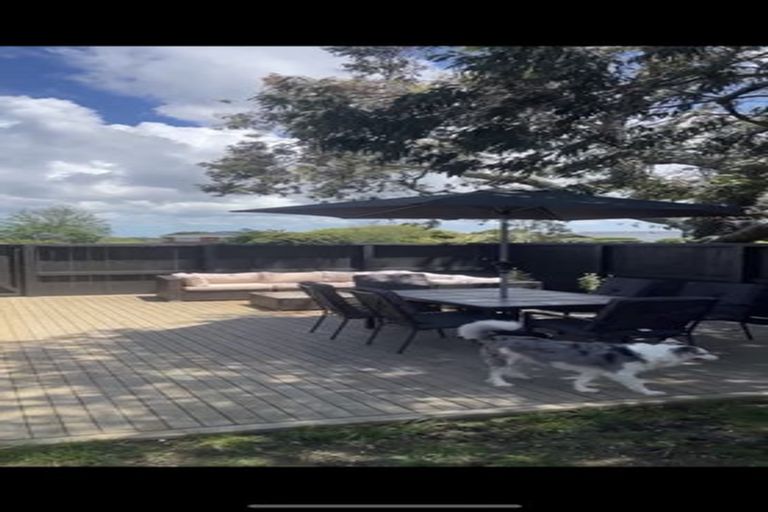 Photo of property in 1 Priestley Drive, Bucklands Beach, Auckland, 2014