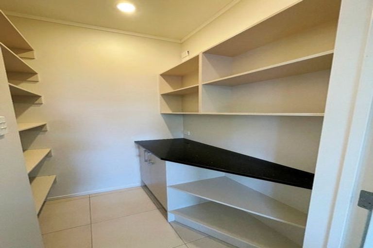 Photo of property in 1 Bartlett Drive, Silverdale, 0932