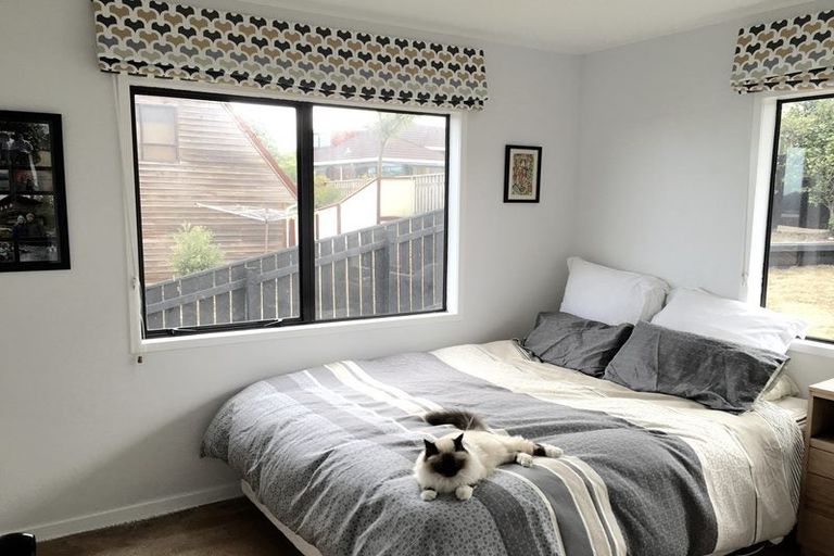 Photo of property in 17 Cobar Close, Maupuia, Wellington, 6022