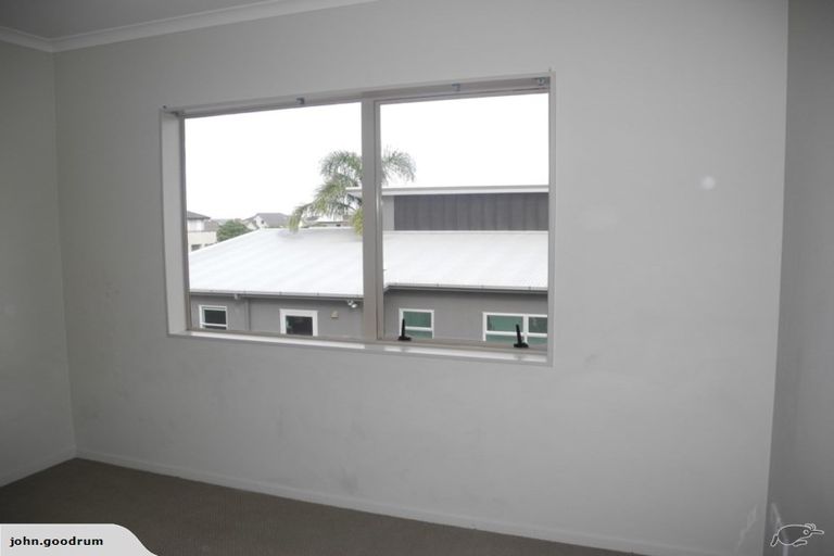Photo of property in 24 Stranraer Crescent, Wattle Downs, Auckland, 2103