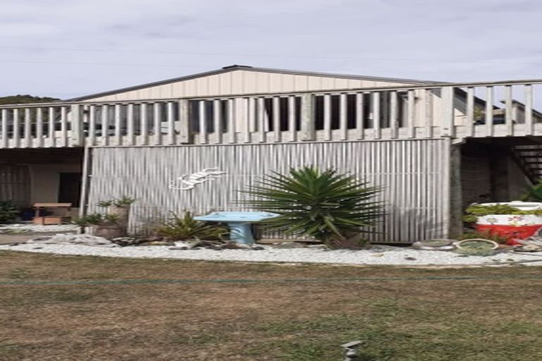 Photo of property in 97b Te Mahoe Road, Mokau, 4376