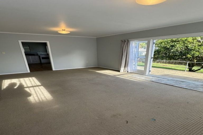 Photo of property in 613 Swanson Road, Swanson, Auckland, 0612