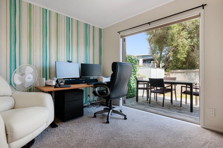 Photo of property in 128b Karewa Parade, Papamoa Beach, Papamoa, 3118