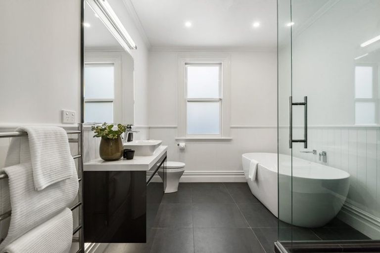 Photo of property in 154 Hinemoa Street, Birkenhead, Auckland, 0626