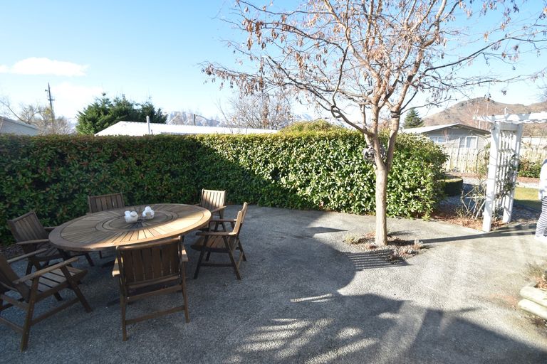 Photo of property in 17 Sutherland Road, Omarama, 9412