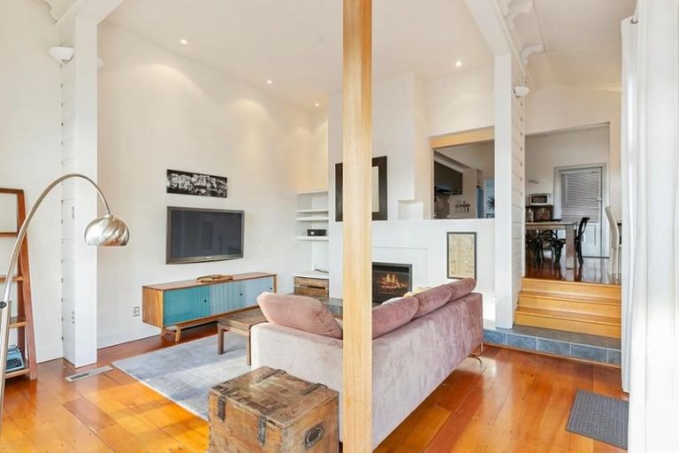 Photo of property in 11 Mcintyre Avenue, Mount Victoria, Wellington, 6011