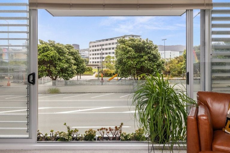 Photo of property in 10/74 Oriental Parade, Oriental Bay, Wellington, 6011
