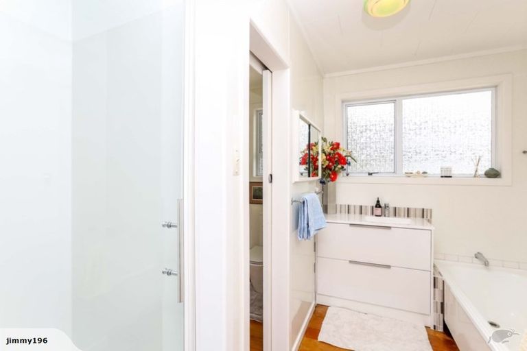 Photo of property in 129 Pendarves Street, New Plymouth, 4312