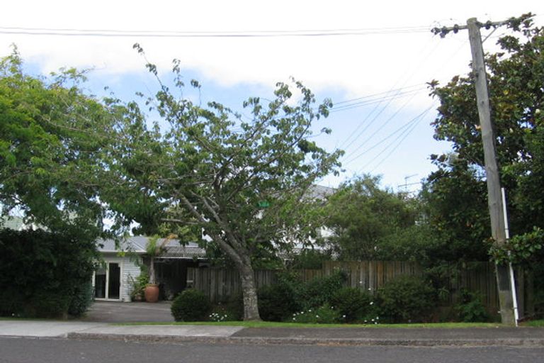 Photo of property in 4 Riverview Road, Panmure, Auckland, 1072