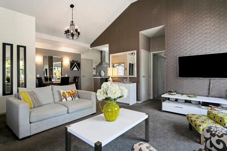 Photo of property in 15 Parata Street, Two Mile Bay, Taupo, 3330