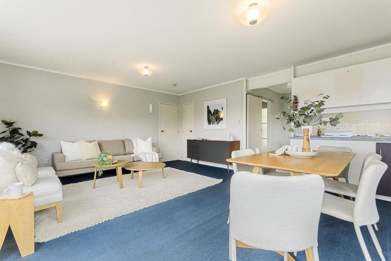 Photo of property in 1/42 Reynella Drive, Massey, Auckland, 0614