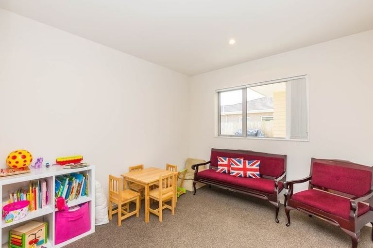 Photo of property in 24 Popokatea Drive, Takanini, 2112