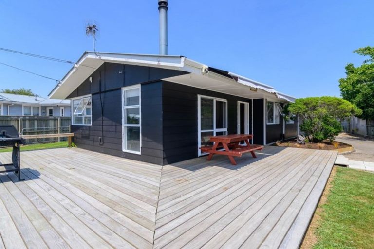 Photo of property in 22 Fenruss Street, Fairy Springs, Rotorua, 3015