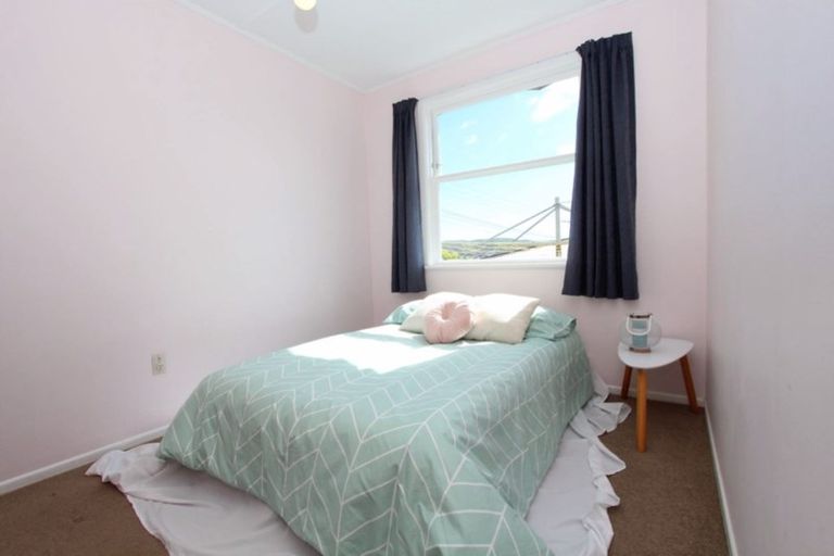 Photo of property in 81 Beazley Avenue, Paparangi, Wellington, 6037