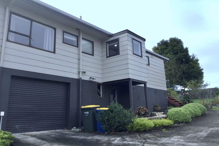 Photo of property in 2/123 Lynn Road, Bayview, Auckland, 0629